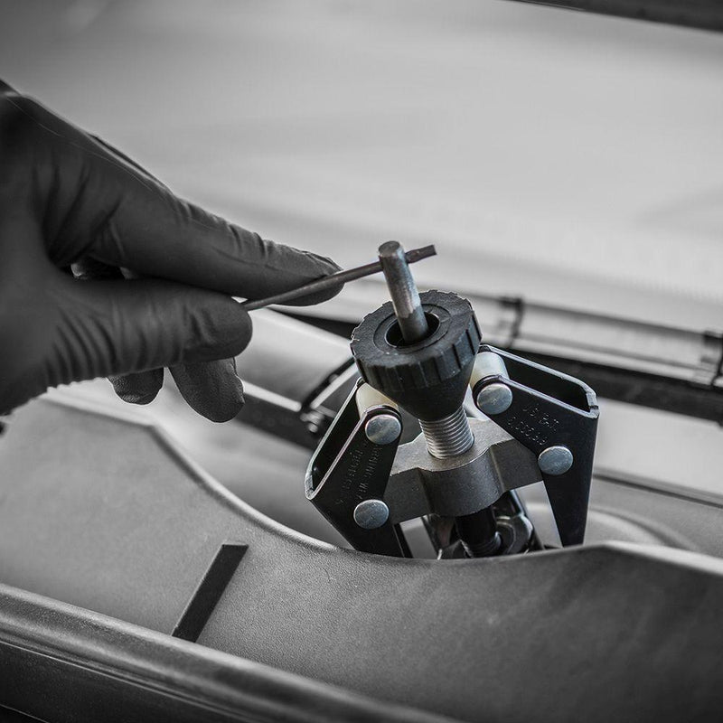 GT Tools Windshield Wiper Puller detail